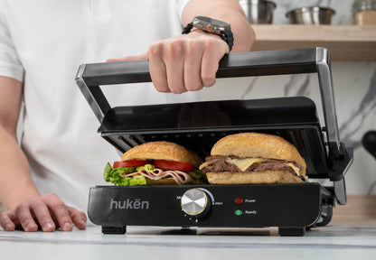 Hukën x MasterChef | Parrilla Eléctrica Multifuncional XL GRILL PRO | Apertura 180° | Perilla de Temperatura | Parrillas Antiadherentes | Bandeja de Goteo | Diseño Acero Inoxidable