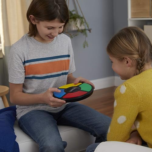 Hasbro Gaming Simon - Juego de Mesa de Memoria electrónica de Mano con Luces y Sonidos para niños a Partir de 8 años