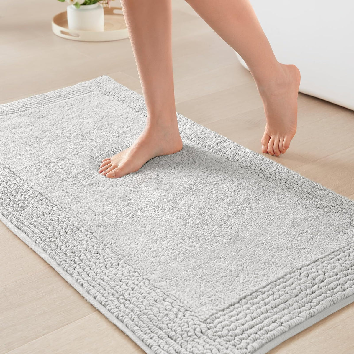 Madison Park Splendor Alfombra de baño reversible 100% algodón, 3000 g/m², lujosa alfombra de baño de felpa de pelo medio, absorbente, de secado rápido, decoración de cuarto de ducha, 24 x 44 pulgadas - 2'6" x 1'8" (Rectangular) - Gris