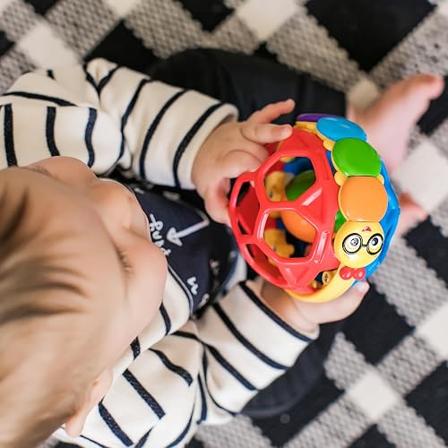Baby Einstein Bendy Ball - Pelota de Oruga con sonaja para bebé, Flexible, de fácil Agarre, Unisex, a Partir de 3 Meses