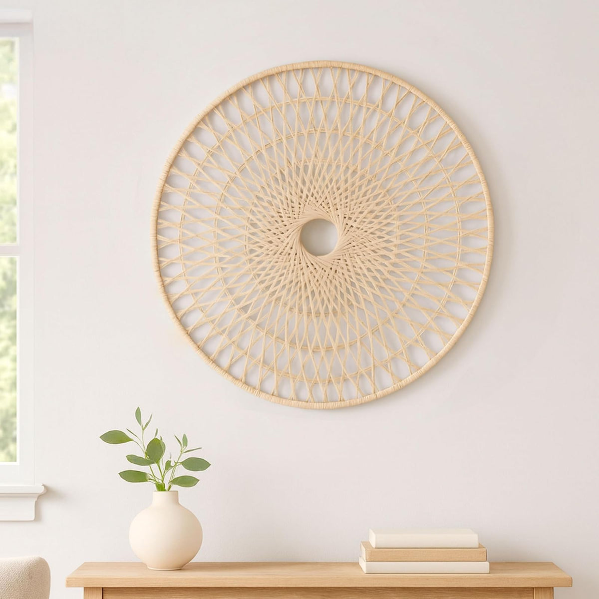 Sagebrook Home Colgante de pared redondo pieza decorativa blanca de 36 pulgadas de ratán tejido de decoración de pared bohemio hecha a mano arte de bambú natural y madera para el hogar