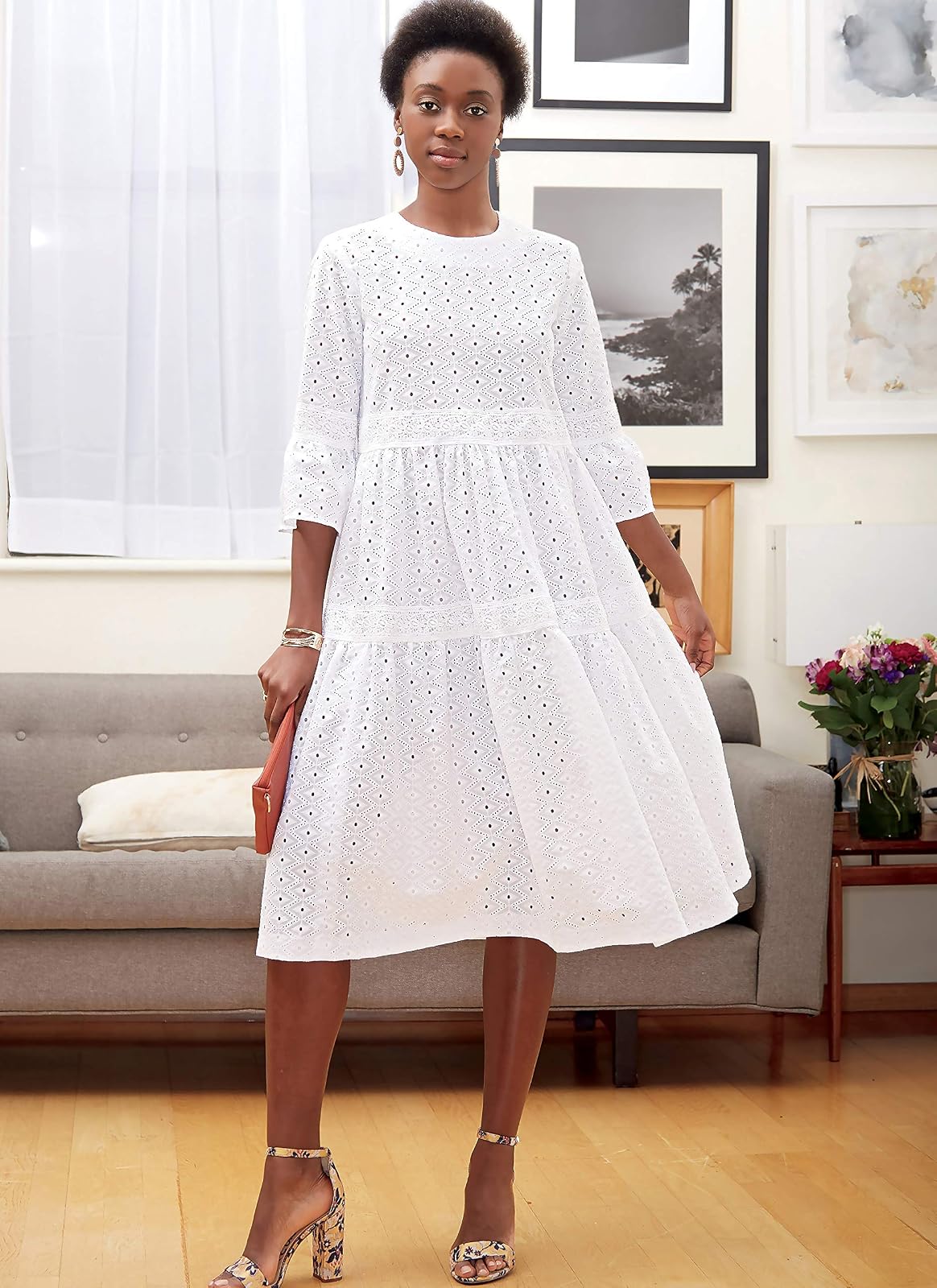 McCall's Patterns McCall's Patterns Vestido plisado hasta la rodilla para mujer, tallas 6-14, patrón de costura, blanco