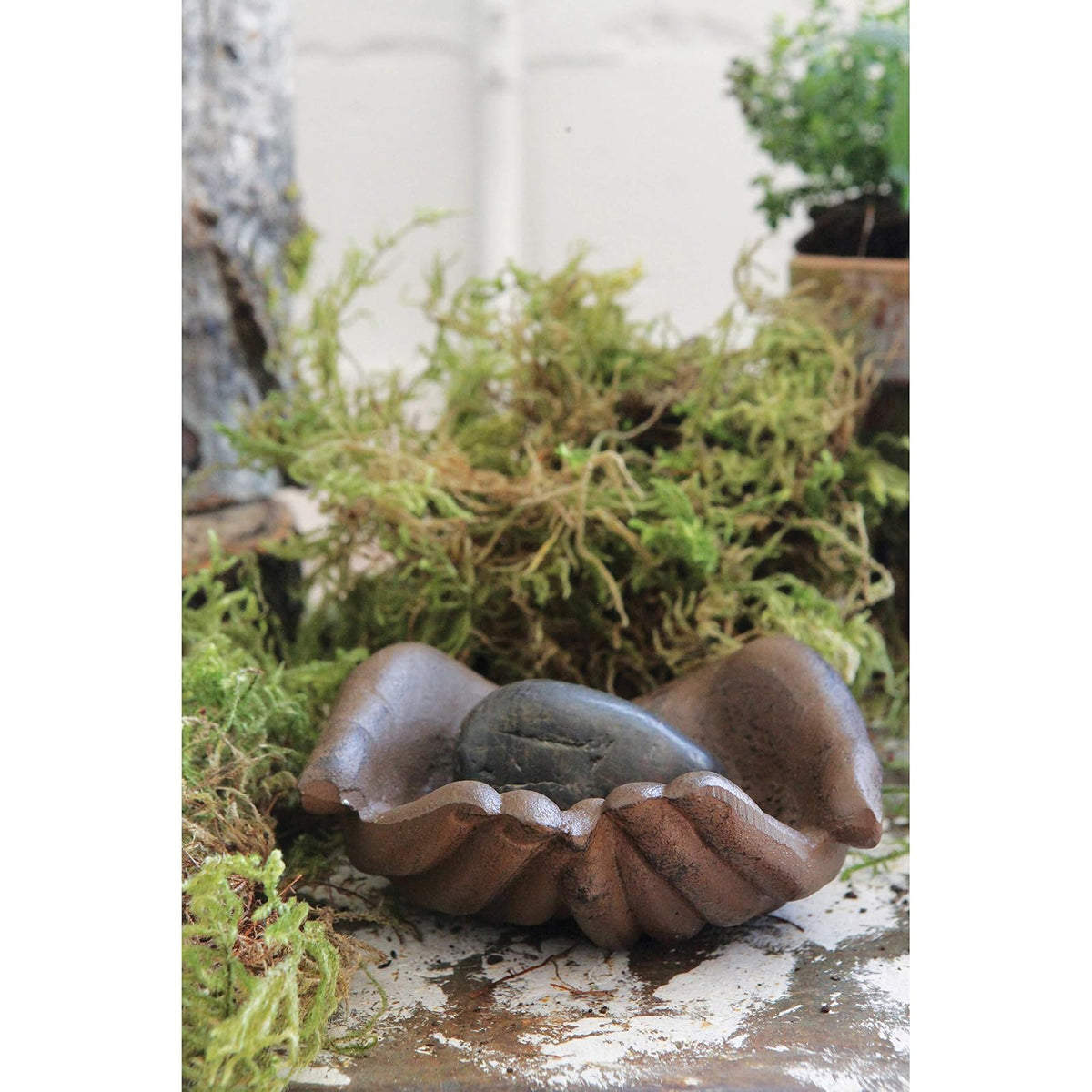 Creative Co-op HD5974 Bristol Terrace Decorative Cast Iron Hands Dish with Rust Finish