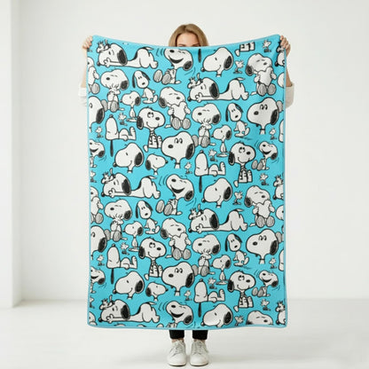 Silver Buffalo Peanuts Snoopy Multi Pose Expression - Manta de Forro Polar de 45 x 60 Pulgadas, Suave y acogedora, 180 g/m²