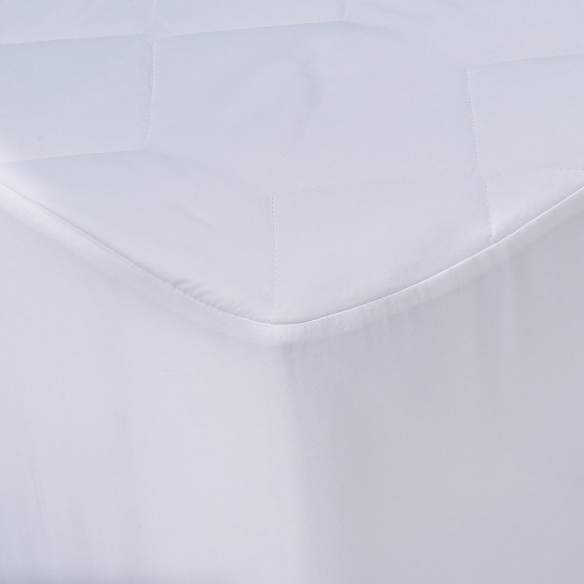 Colchas Concord Protector de Colchón, Color Blanco, 100% Poliéster, Tamaño King Size, Cubre Colchón Suave Que Protege contra Polvo, Manchas y Desgaste, 1 Pieza