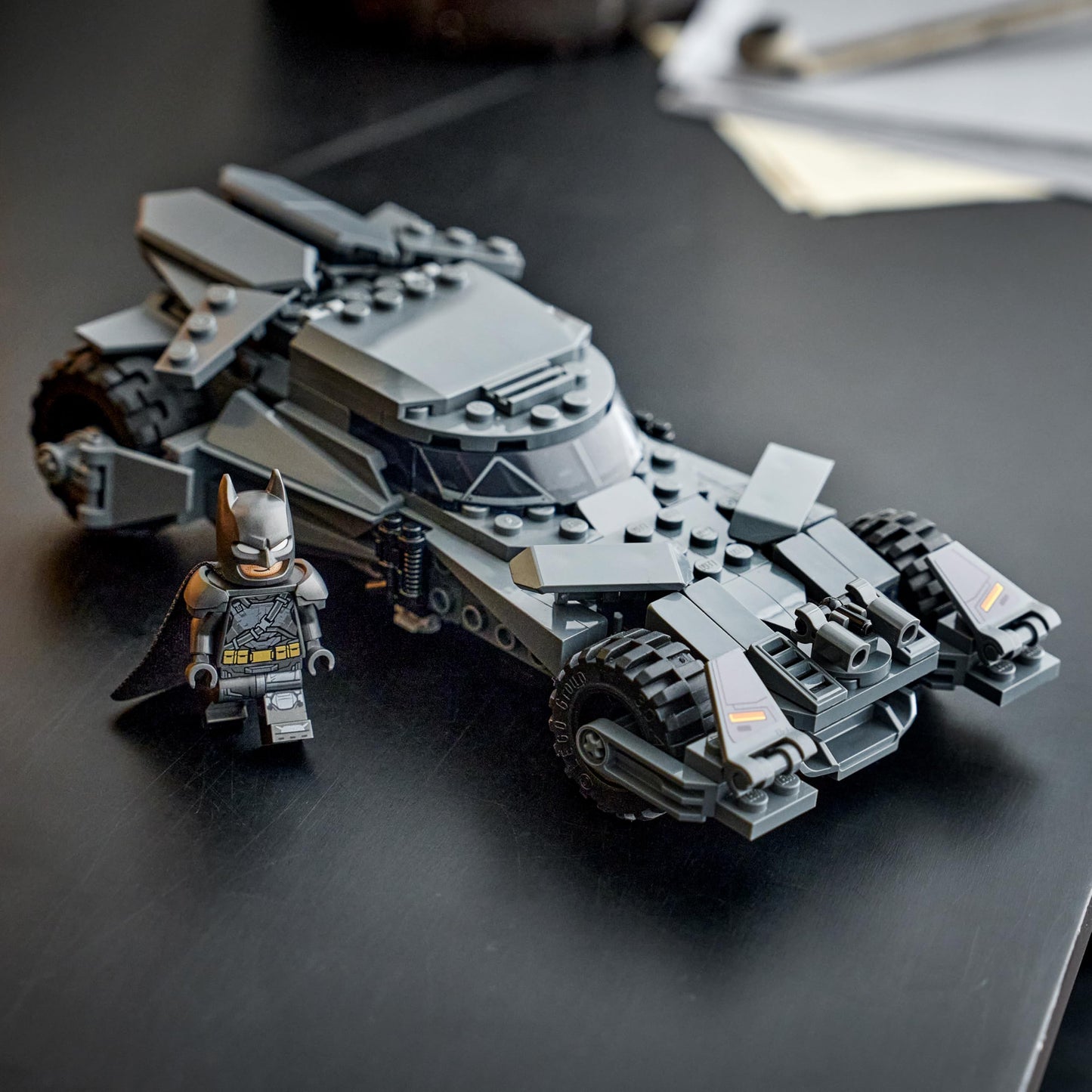 Lego DC Batman Batimóvil de Batman v Superman – Juguete – Kit de Construcción de Auto y Minifigura para Niños y Niñas Desde 9 Años – Coleccionable por el 20 Aniversario – 76331