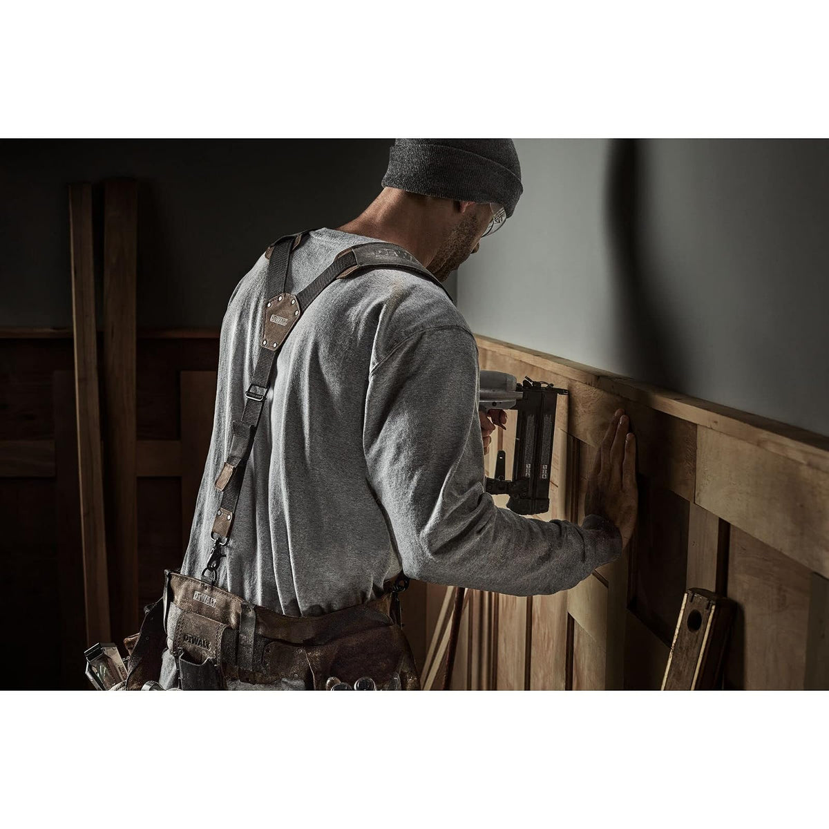 DEWALT - Tirantes de piel para cinturón de herramientas, diseño de espalda en Y, construcción resistente (DWST550116)