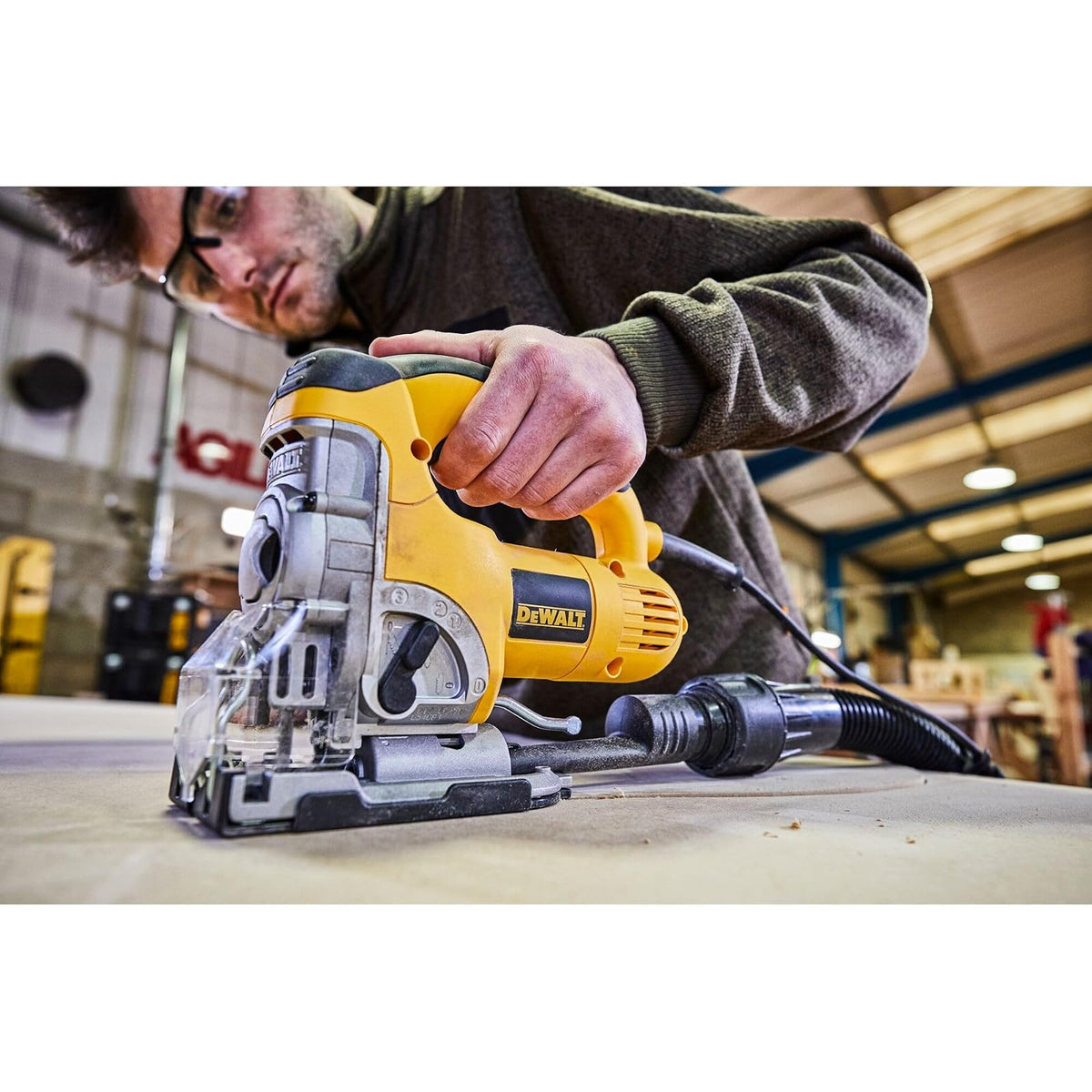 DEWALT Sierra Caladora Orbital 500-3100Cpm con Caja, DW331K | Sierra Caladora Orbital 6.0Ah, 500-3100Cpm, Caja de Herramientas