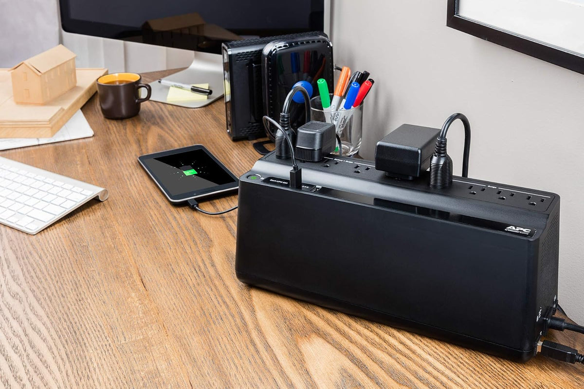 APC Unidad UPS 9 Tomas de Corriente y 2 Puertos USB, 120V