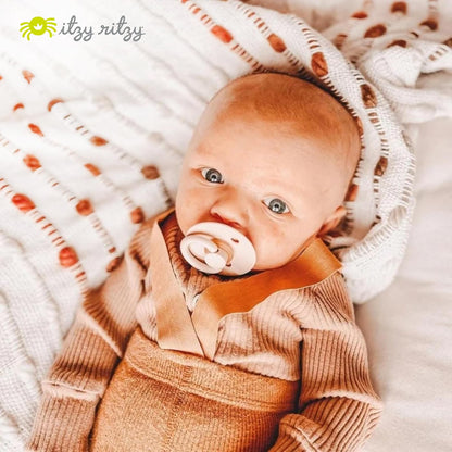 Itzy Ritzy Chupones de goma natural; para edades de 0 a 6 meses, flor y palisandro