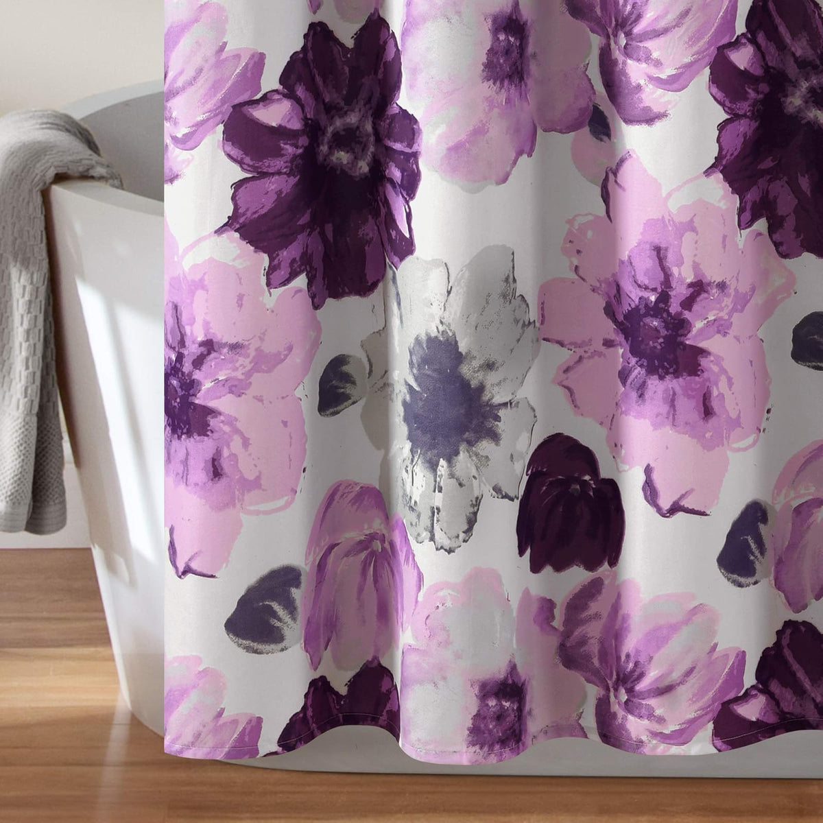 Lush Decor - Cortina de Ducha Floral de Leah, 72 Pulgadas de Ancho x 72 Pulgadas de Largo, púrpura y Gris, Bonita Cortina de Ducha Morada, decoración de Primavera, Flores Coloridas florecientes,