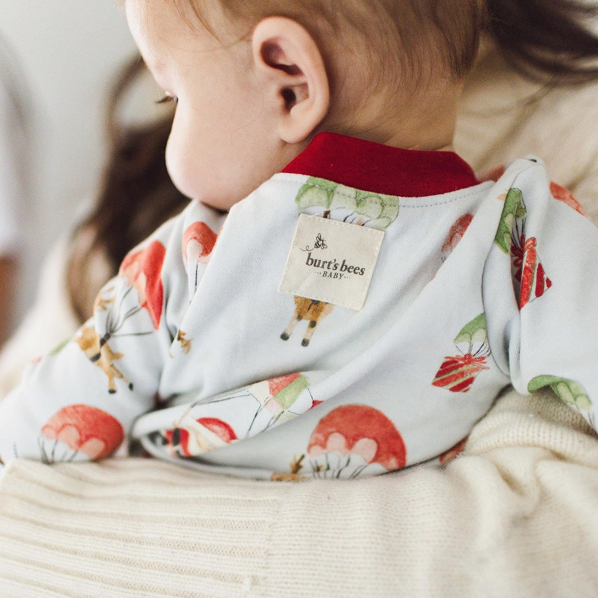 Burt's Bees Baby Pajamas Sleep and Play, Soft 100% Organic Cotton One-piece Pj With Non-slip Bee Grip Footies Durmientes para bebés y niños pequeños Bebé-Niñas