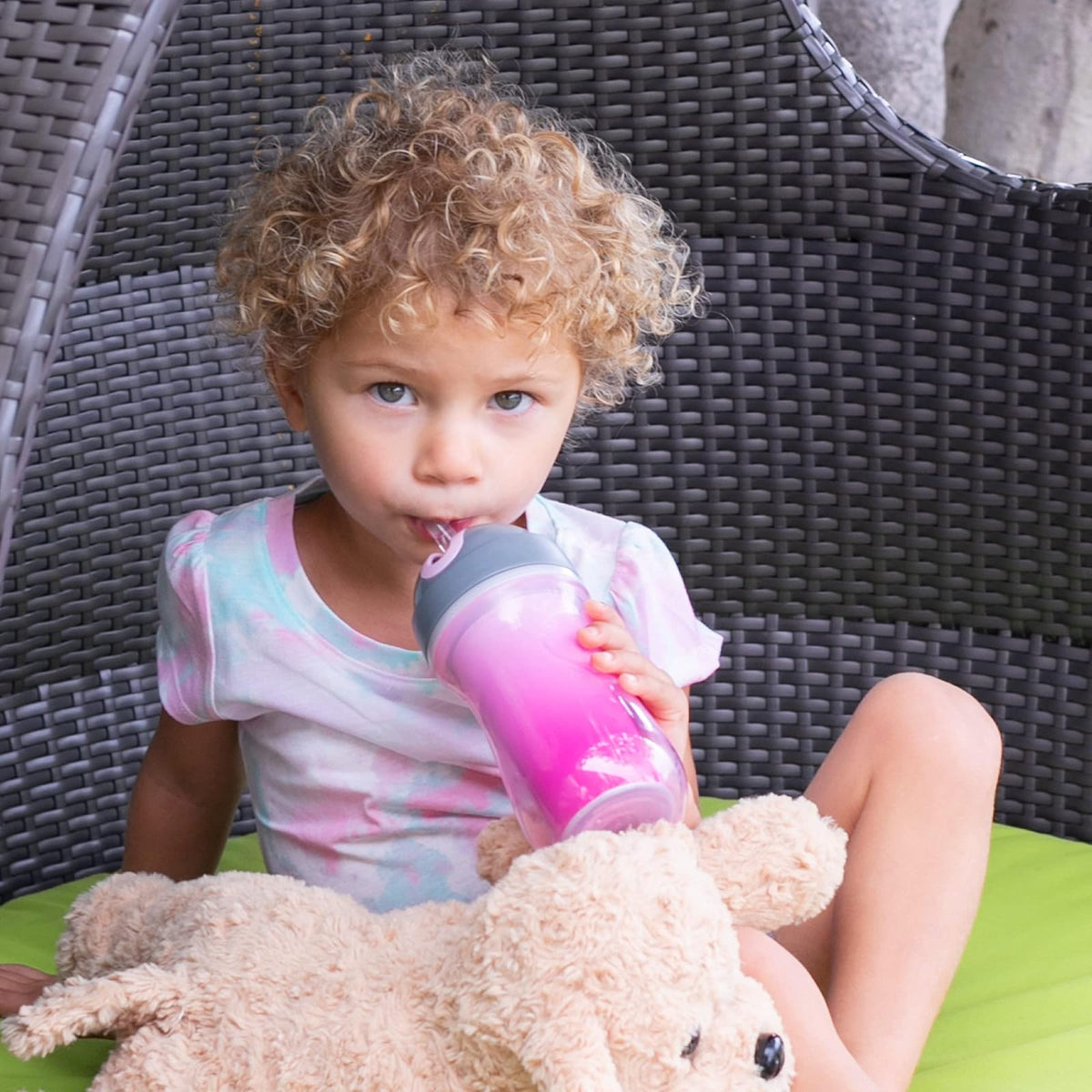 Chicco - Taza para beber con aislamiento de doble pared con popote de silicona y tapa sin derrames, apto para lavaplatos, fácil de sostener, ergonómica, color rosa y morado, 2 unidades más de 12 meses