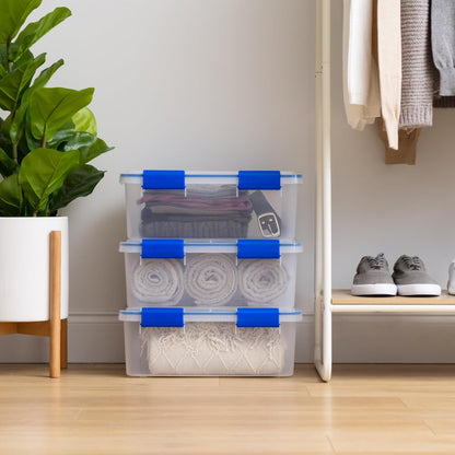 IRIS USA 3 Contenedores de 16 Qt con Tapa Hermética, Claro/Azul | El sello WeatherPro protege zapatos, manualidades, documentos y suministros del polvo y la humedad.