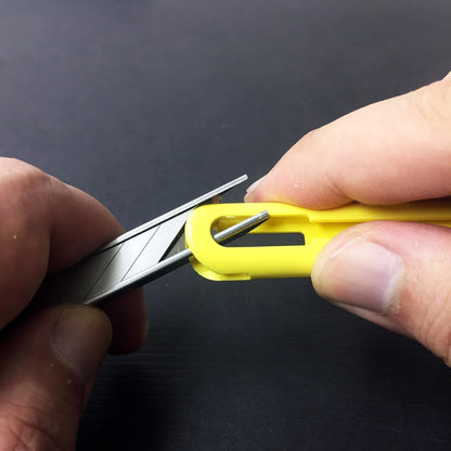 NT Cutter - Cuchillo de cartucho con agarre de plástico ABS (A-551P), 30 grados, Amarillo