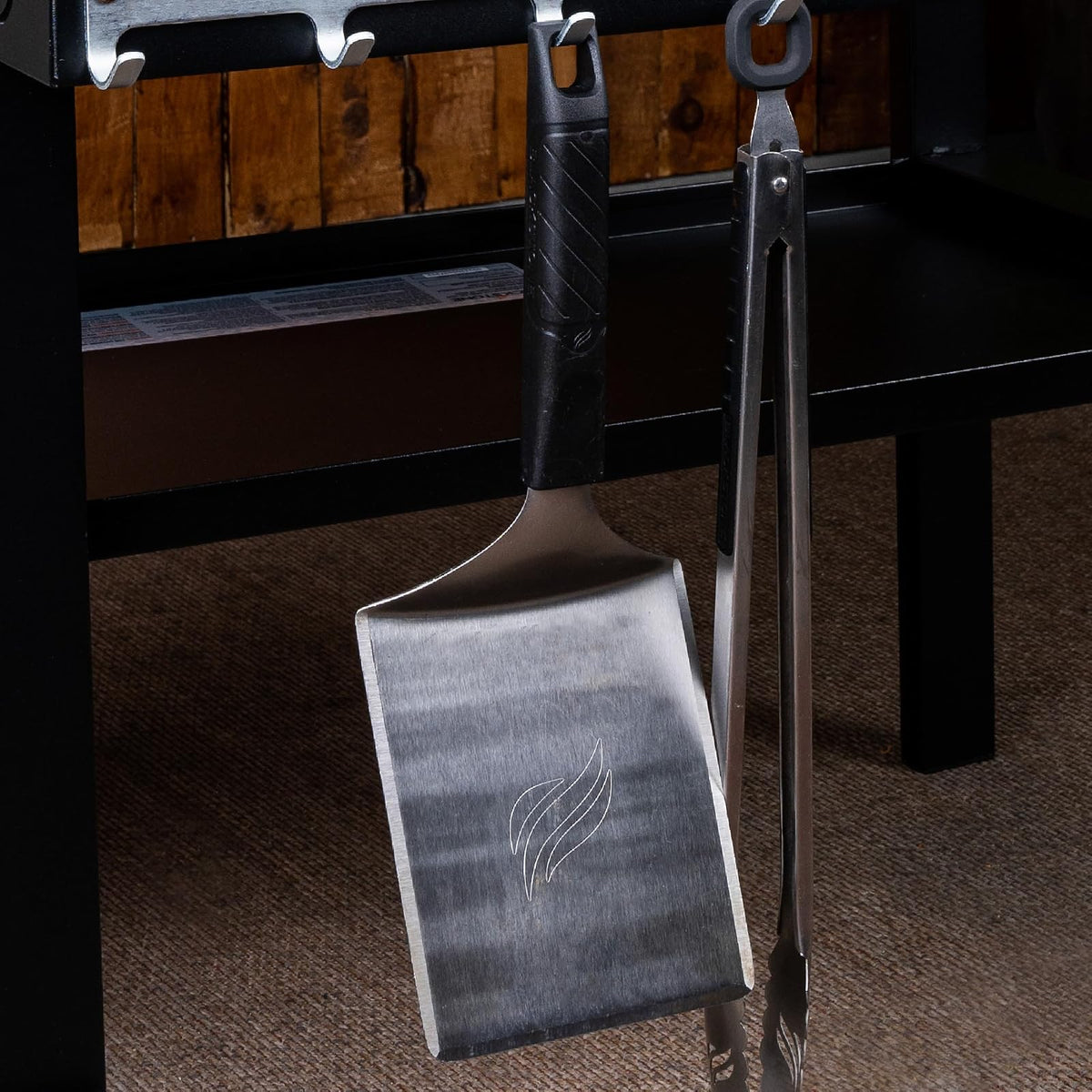 Espátula para Hamburguesas Grande De Grado Alimenticio | Mango de plástico resistente, acero inoxidable, 4x5 pulgadas, accesorios de plancha plana, rascador de parrilla