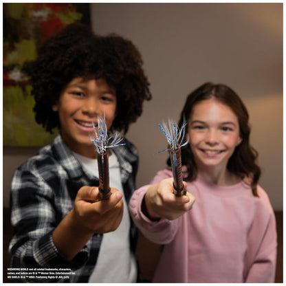 Wizarding World, Harry Potter, Varita mágica Spectacular Spell Wand de 27,9 cm con Sonidos y Efecto Visual de Destello, Juguetes para niños a Partir de 6 años