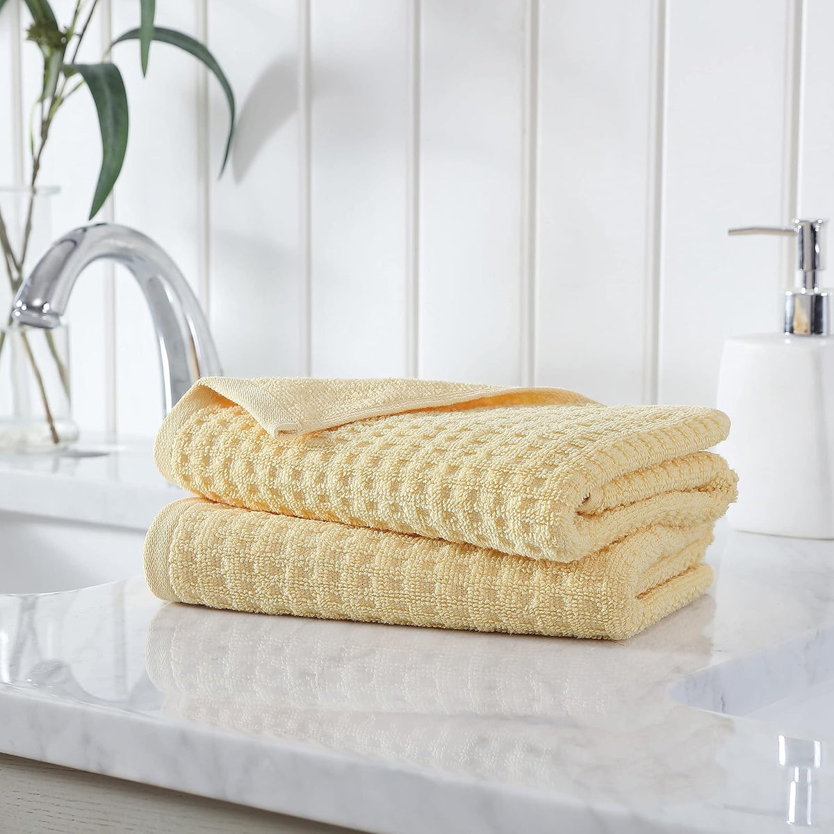 Tommy Bahama - Toallas de Mano, Toallas de algodón Suaves y absorbentes, Bajas Pelusas, Resistentes a la decoloración (Amarillo del Pacífico Norte, 2 Piezas)