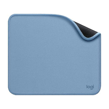 Logitech Mouse Pad - Studio Series, con Base de Caucho Antideslizante, Superficie Resistente a Salpicaduras, Materiales Durables, Portátil, Diseño Fresco y Moderno - Azul Claro