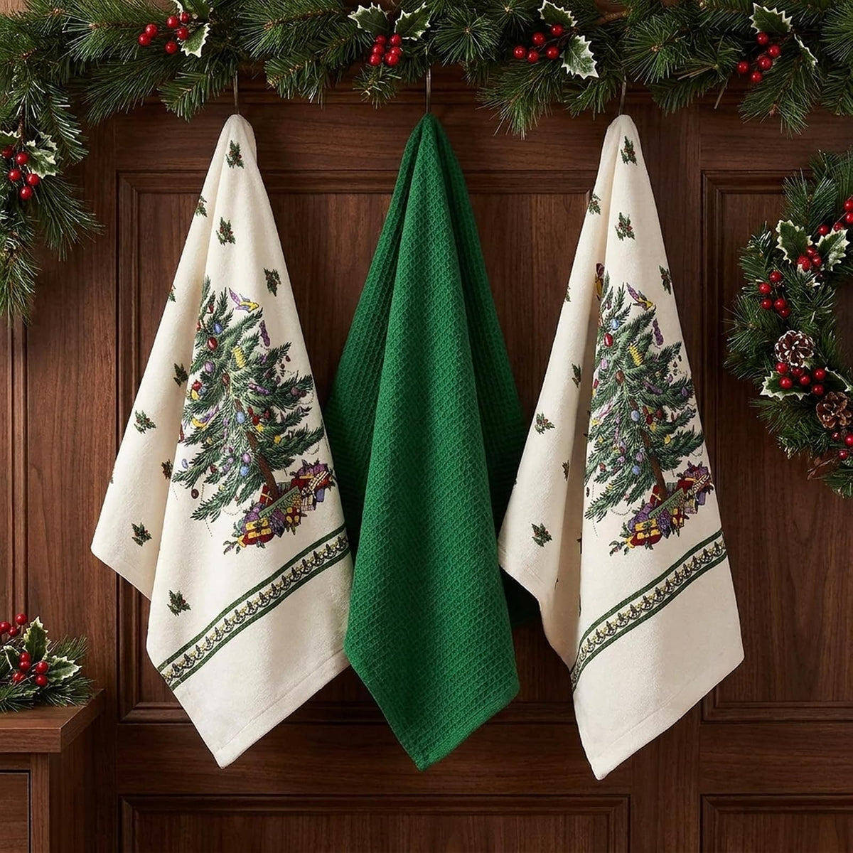 Spode - Juego de Toallas de 3 Piezas, Toallas de Cocina de algodón Suave y Absorbente, decoración del hogar de día Festivo, colección de árbol de Navidad