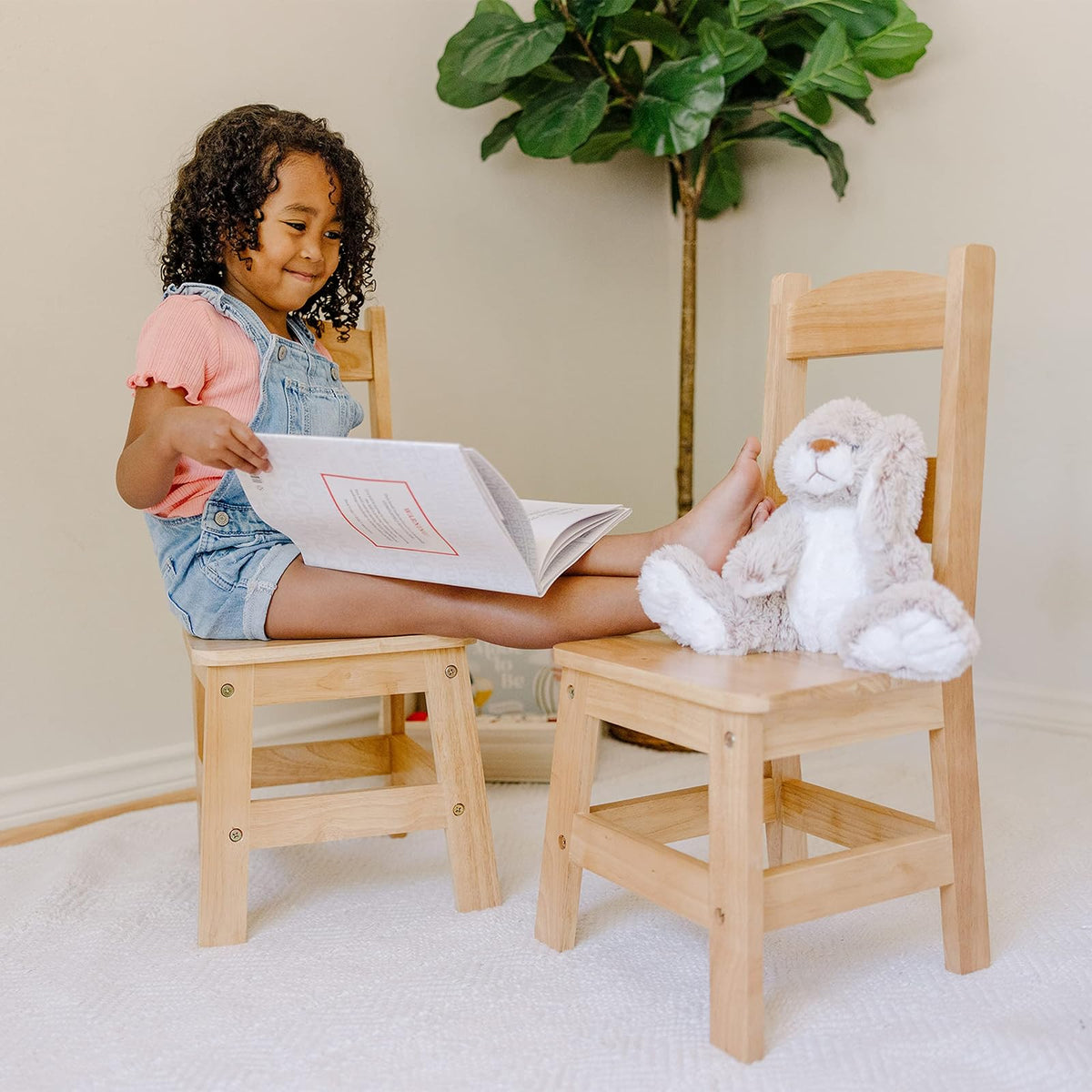 Melissa & Doug Sillas de Madera Sólida, Sillas para Niños, Muebles de un Ligero Acabado para la Habitación de Juegos, Construcción Duradera, 2 Sillas