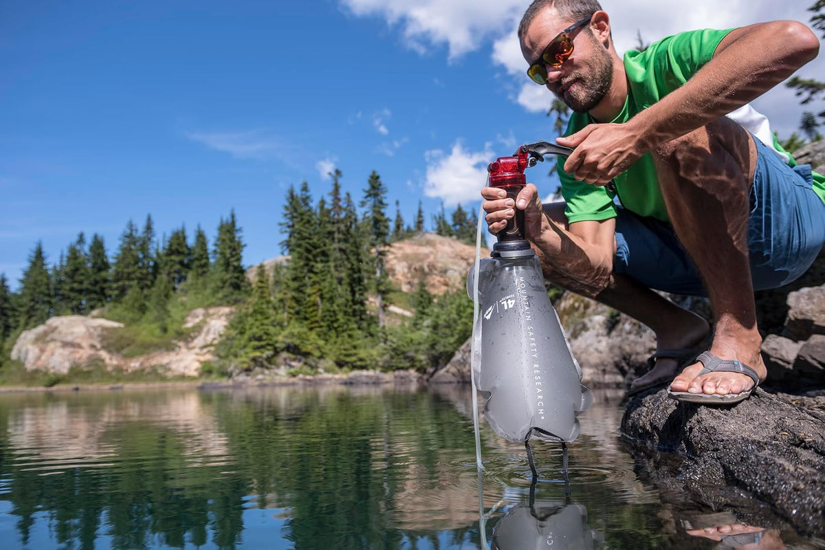 MSR MiniWorks EX Sistema purificador de agua para mochileros y acampar con tabletas de purificación de agua