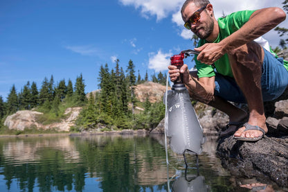 MSR MiniWorks EX Sistema purificador de agua para mochileros y acampar con tabletas de purificación de agua