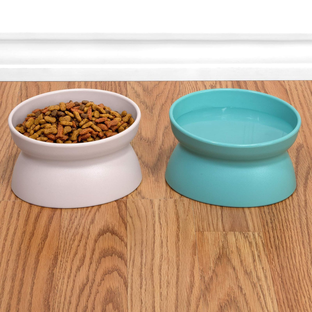 Kitty City - Cuenco elevado de comida para gatos, comedero y bebedero para mascotas sin estrés