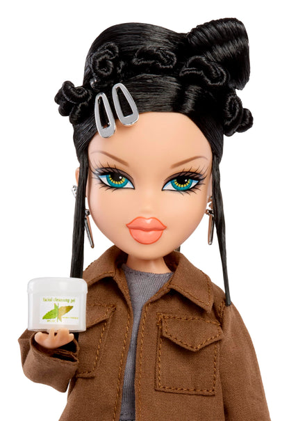 Bratz, Mean Girls Spring Fling Muñeca Janis, Muñecas para Niñas, Incluye Atuendo y Accesorios, 4 Años en Adelante