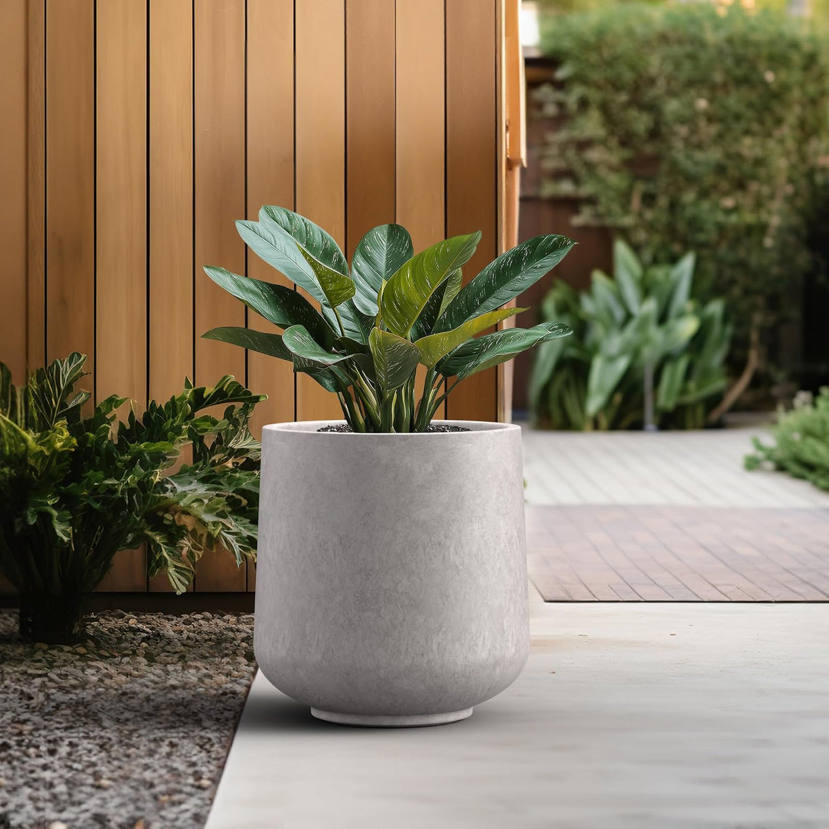 Kante - Macetero Redondo de hormigón de 15.3 Pulgadas de diámetro, para Interiores y Exteriores, con Orificio de Drenaje y tapón de Goma para el hogar, jardín, Patio, Gris Claro