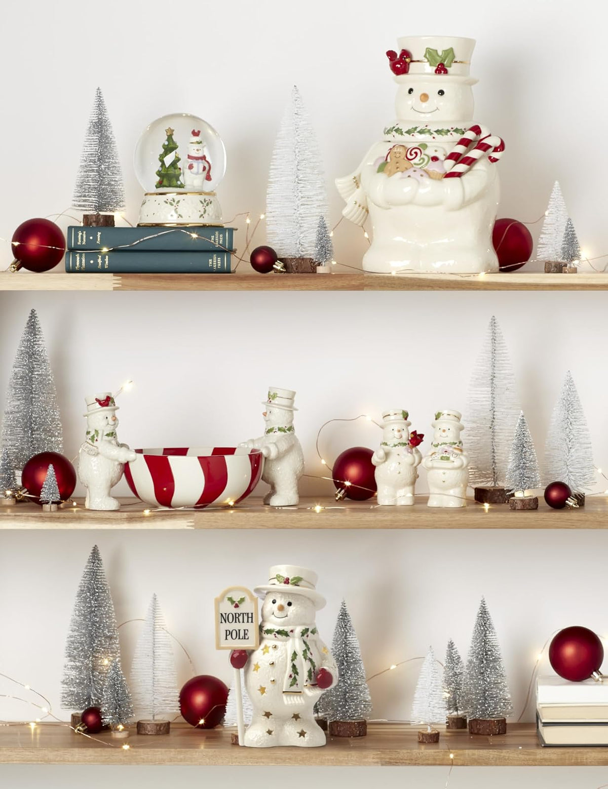 Lenox 897869 Happy Holly Days - Figura de muñeco de Nieve iluminada con Poste Norte