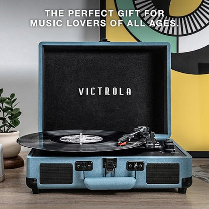 Victrola Journey - Tocadiscos de Maleta Bluetooth - Magenta Altavoces estéreo Integrados, Tocadiscos de 3 velocidades Reproduce Discos de 7", 10" y 12", transmisión Bluetooth, Salida para Auriculares