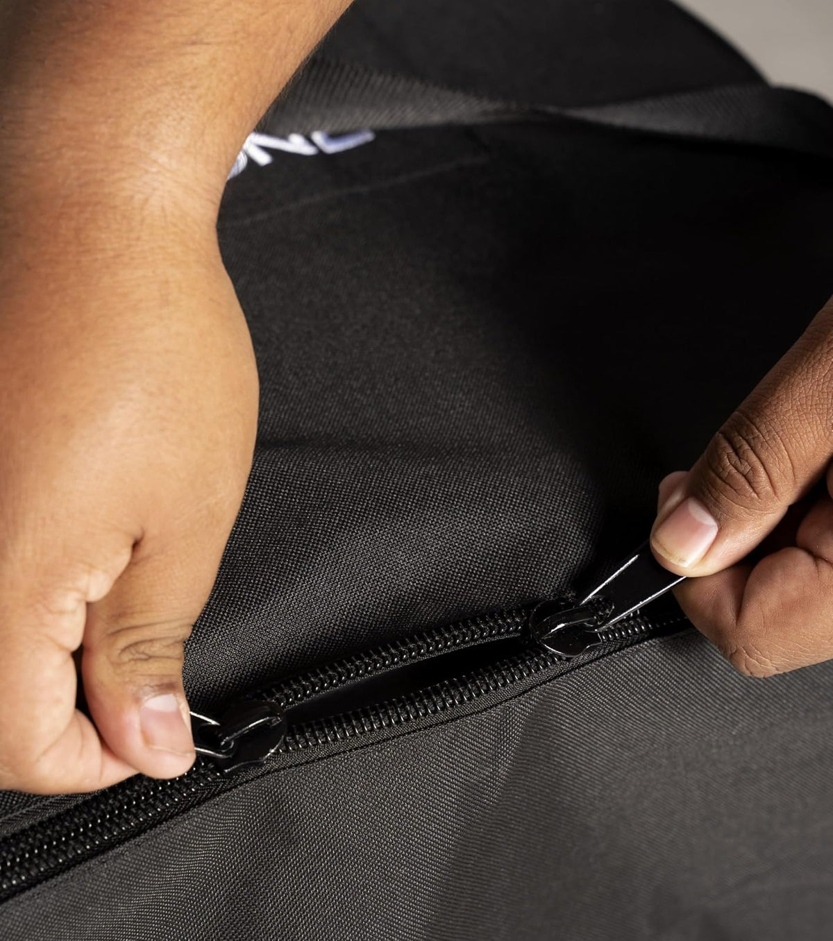 5486 - Bolsa de transporte para plancha de mesa de 17 pulgadas con capucha, color negro