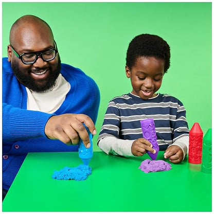 Kinetic Sand, set de ceras Stamp N' Roll con 340 g de arena morada, verde, azul y roja, juguetes para niños pequeños, juguetes de manualidades para niños y niñas a partir de 3 años