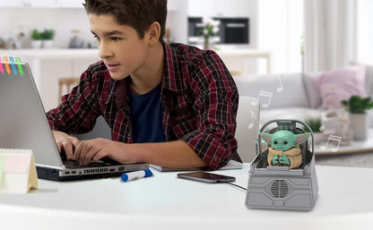 eKids Star Wars The Child Animatronic Discurso y Sonidos con Altavoz Integrado y Combinaciones activadas por Movimiento, el Juguete mandaloriano para niños a Partir de 4 años, Gris
