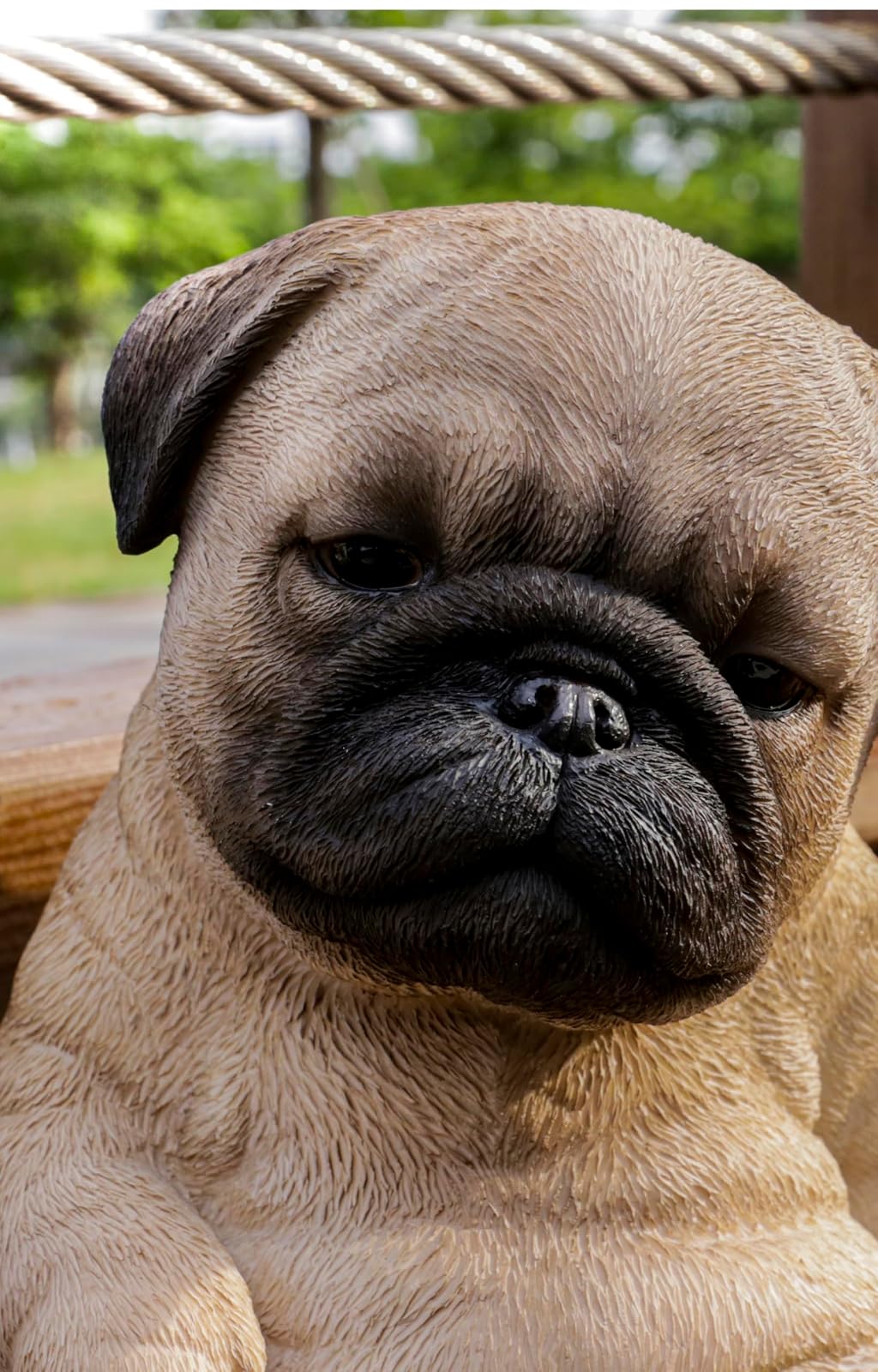 Hi-Line Gift Ltd. Sleepy Pug - Estatua de Cachorro Sentado