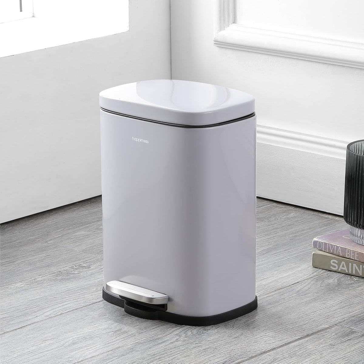 happimess HPM1006I Connor - cubeta de basura rectangular de 13 galones con tapa de cierre suave y mini bote de basura gratuito, resistente a las huellas dactilares, moderno, minimalista para el hogar,