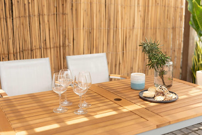 Mesa de Comedor Barcelona 140cm de Madera y Aluminio para Jardin y Exterior con Acabado de Teca, Patas de Aluminio Color Gris Claro