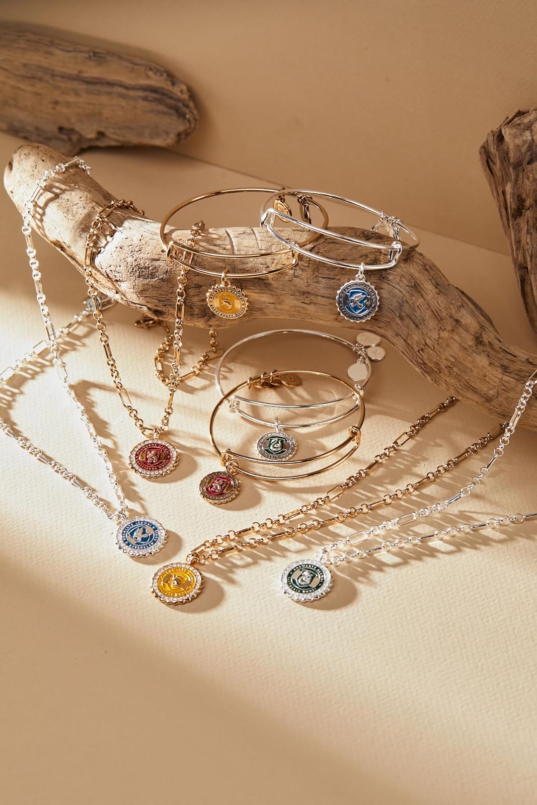 Alex and Ani Harry Potter, Ravenclaw House - Pulsera con colgante grabable