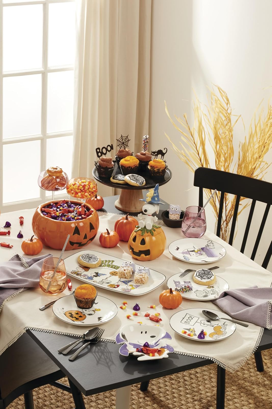 Lenox 896690 Plato figurativo de la Gran Calabaza | porcelana, lavar a mano solo | diseño figural snoopy | plato para servir Halloween de 8 x 6.5 pulgadas, plato de baratija
