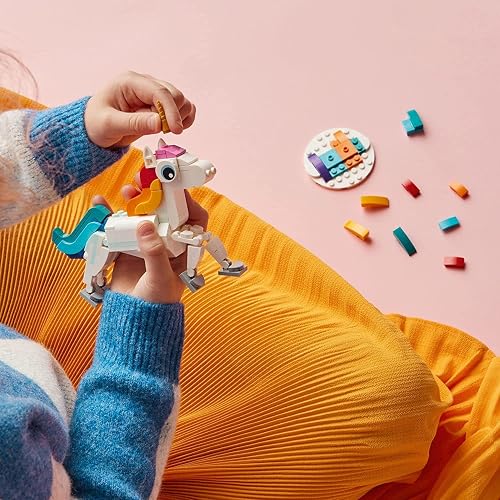 LEGO Creator 3 en 1 Unicornio Mágico - Juguetes de Construcción para Niñas y Niños, Años 7+ - Construir un Unicornio, Caballito de Mar o un Pavorreal - Regalo para Cumpleaños - 31140