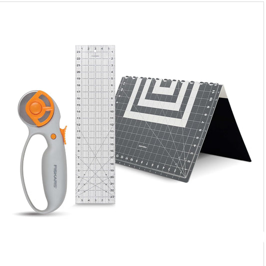 Fiskars - Juego de 3 piezas de cortador rotativo de hoja de 45 mm para tela, alfombrilla de corte auto curativa y regla de costura, suministros para manualidades, blanco/gris