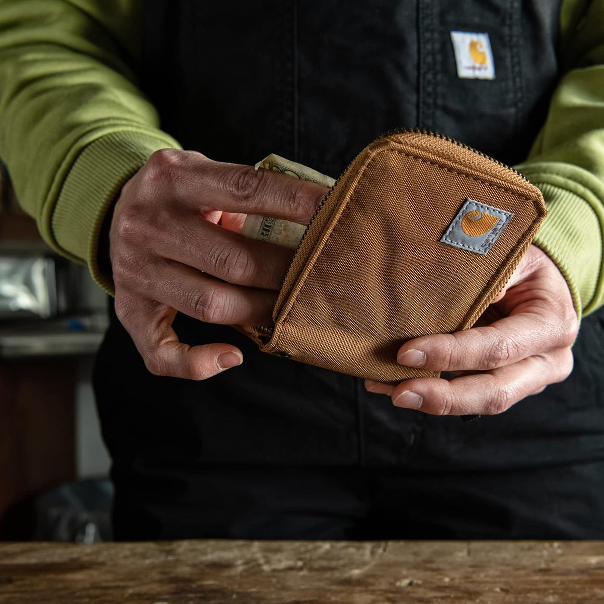 Carhartt - portafolios duradera para hombre, disponible en varios estilos y colores