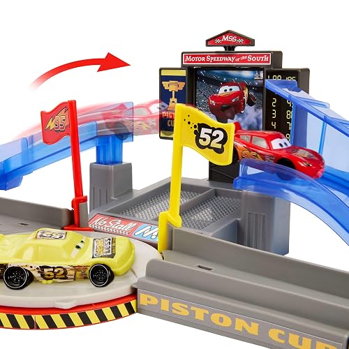Mattel Disney Pixar Cars Pista de Acrobacias Copa Pistón, Circuito Interactivo, Lanzador y Salto épico, recrea la Escena Inicial, para niños Desde 4 años en adelante