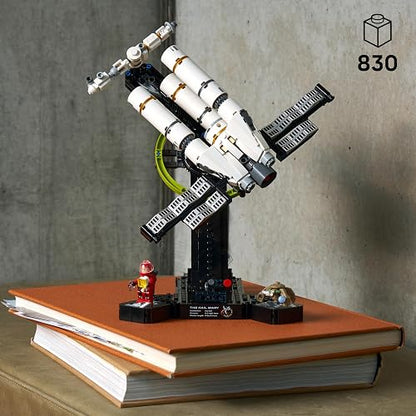 LEGO Icons Proyecto Hail Mary - Model Kit de Construcción para Adultos, Años 18+ - Decoración para Recamara o Escritorio - Regalo para Hombres y Mujeres - 11389