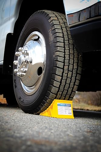 Camco 44432 Wheel Chock Without Rope, Helps Keep Your Trailer or RV In Place (Pack of 1)