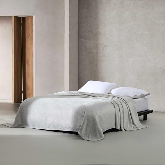 Calvin Klein - Manta de Felpa Suave, Manta de Cama de Peso Medio (Gris Aluminio, Queen)