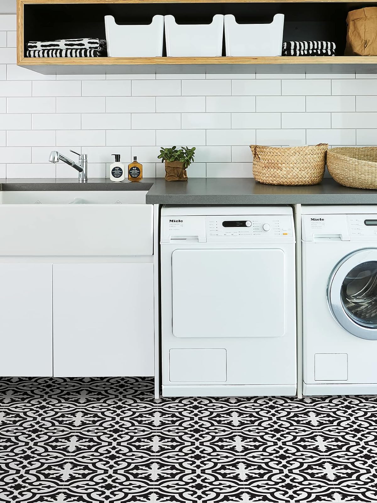 FloorPops Parma - Azulejos para despegar y pegar, color negro