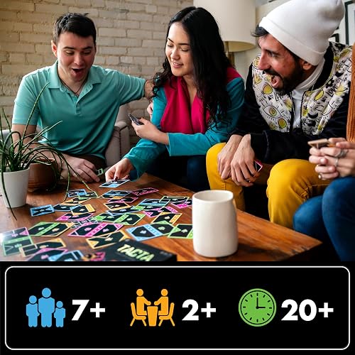USAopoly TACTA Juego de Cartas, Estrategia Rápida y Divertida para 2 o más Jugadores, Edad Recomendada 8+