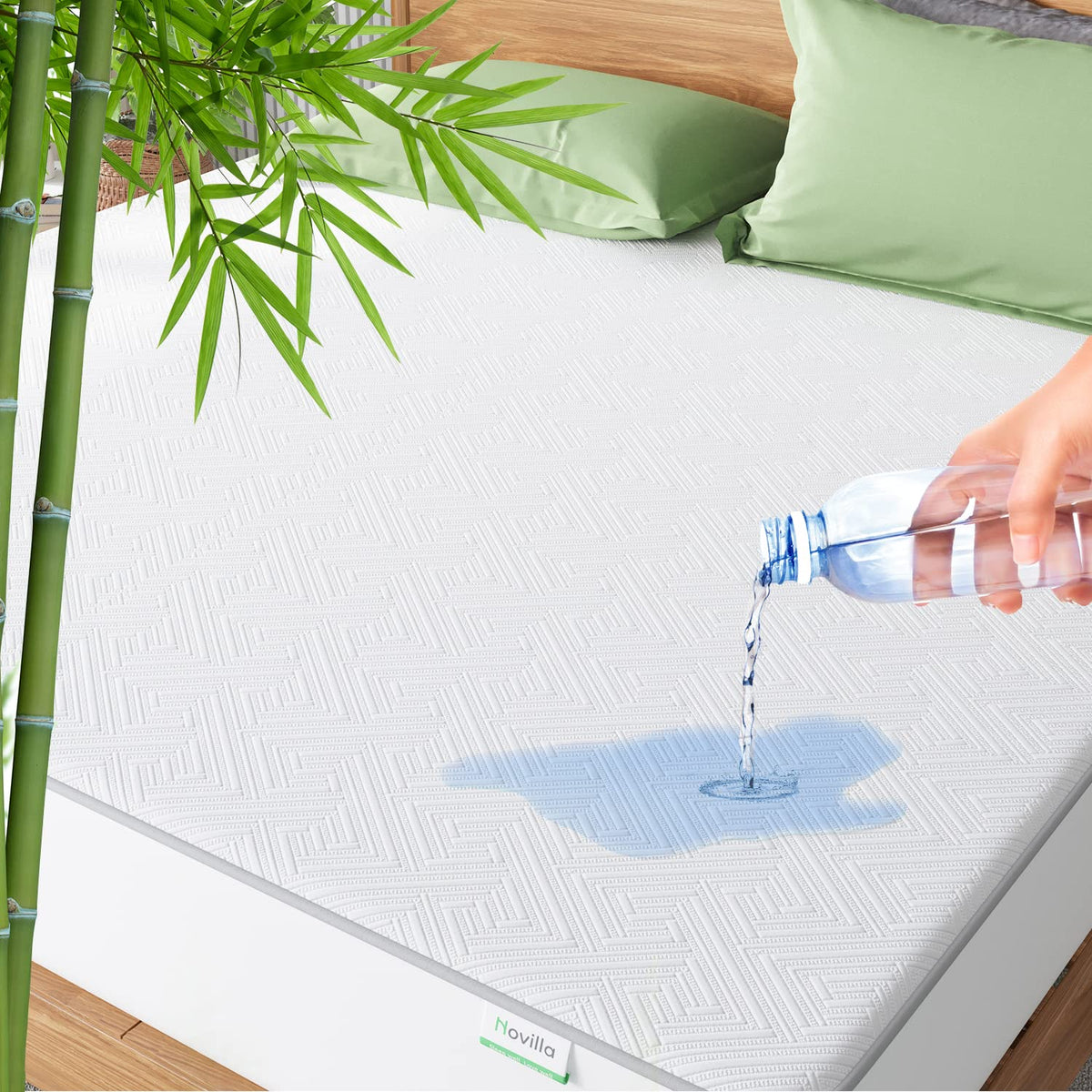 Novilla - Protector de colchón Impermeable, Protector de colchón de bambú tamaño Queen, Funda de colchón de enfriamiento Ajustable, Antideslizante, Ajuste de colchón de 8 a 18 Pulgadas, Color Blanco
